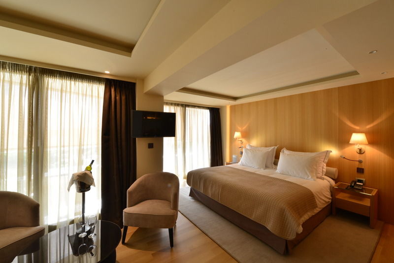 ซัมแวร์ วูเลียกเมนิ Hotel เอเธนส์ ภายนอก รูปภาพ