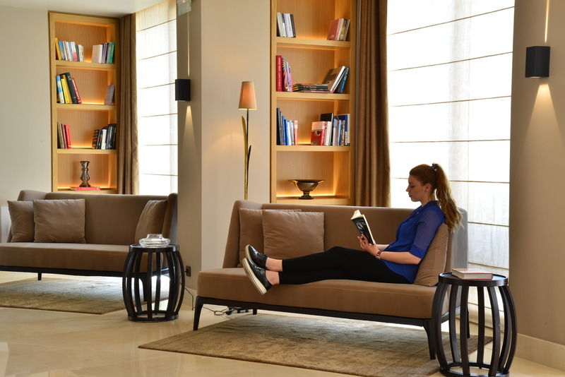 ซัมแวร์ วูเลียกเมนิ Hotel เอเธนส์ ภายนอก รูปภาพ