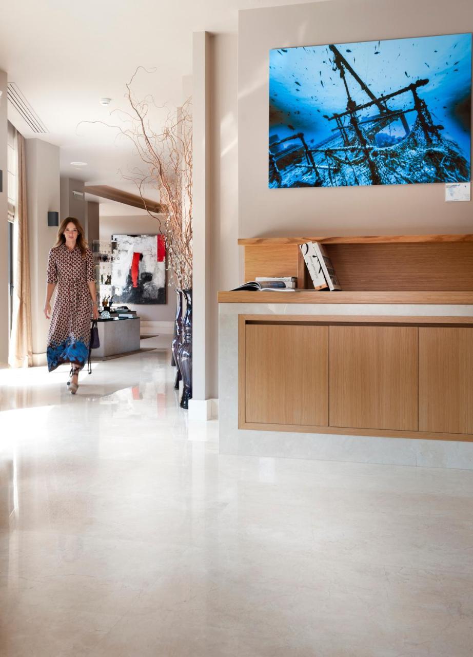 ซัมแวร์ วูเลียกเมนิ Hotel เอเธนส์ ภายนอก รูปภาพ